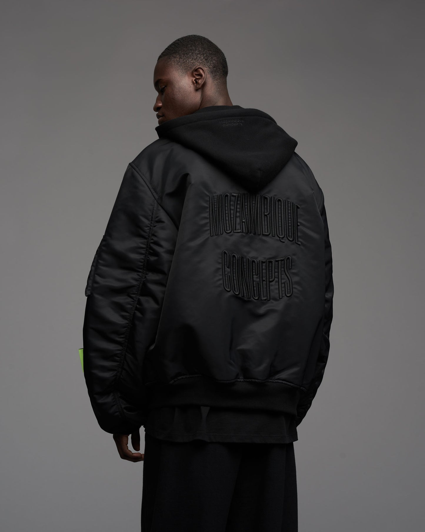 OVERSIZE HOODED BOMBER BLACK